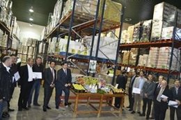 El conseller Pelegrí en el Banc dels Aliments de Barcelona