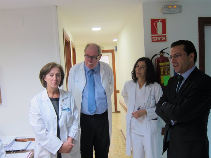 Lasquetty durante una visita al Hospital de La Paz