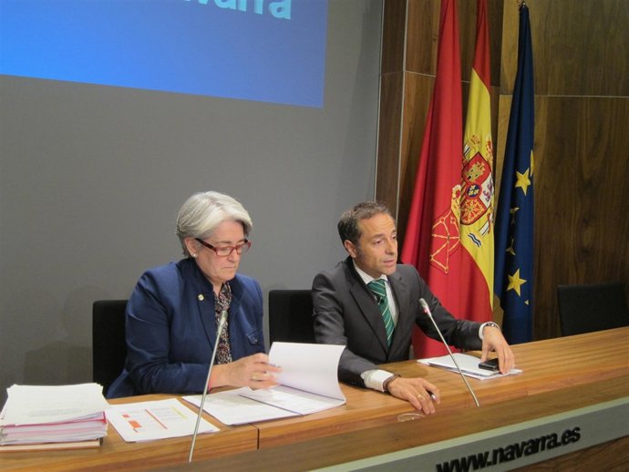 Los consejeros Lourdes Goicoechea y Juan Luis Sánchez de Muniáin.