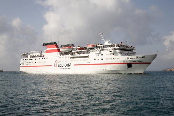Buque de Acciona Trasmediterranea