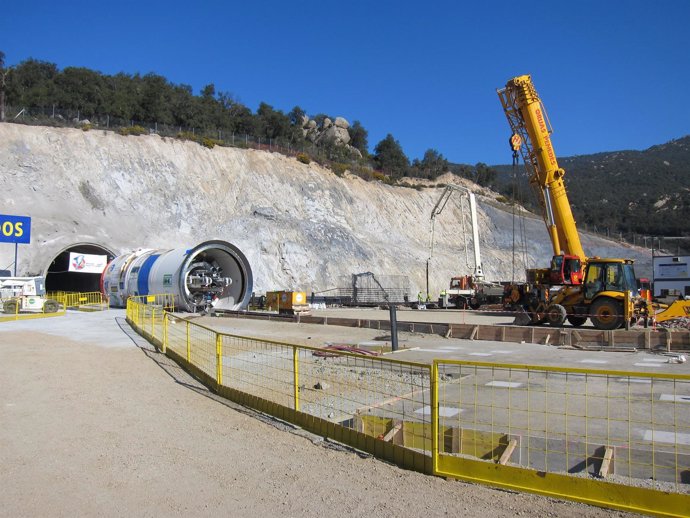Túnel De La Interconexión Eléctrica Entre España Y Francia En La Jonquera