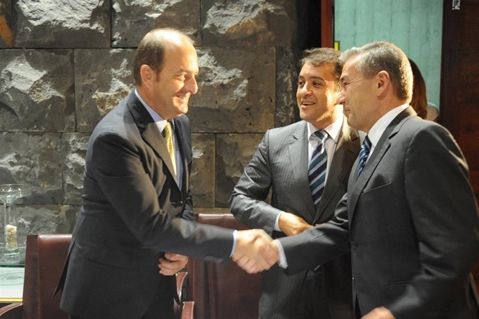 Cardona, Bermúdez y Rivero antes de la reunión