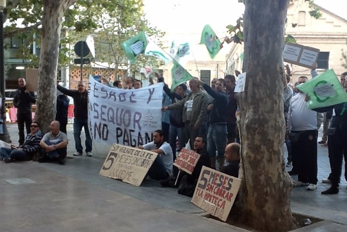 Vigilantes De La Fe Se Concentran Ante Sanidad