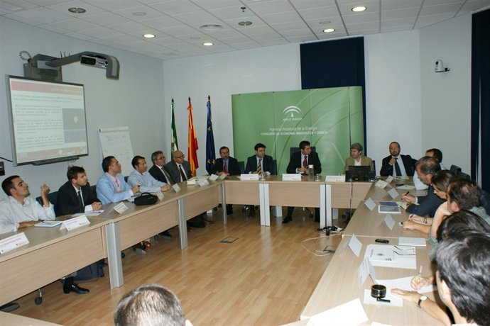 Mesa de trabajo del sector TIC.