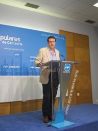 Fernández afirma que con el PP se ha roto la tendencia de destrucción de puestos de trabajo en el sector primario