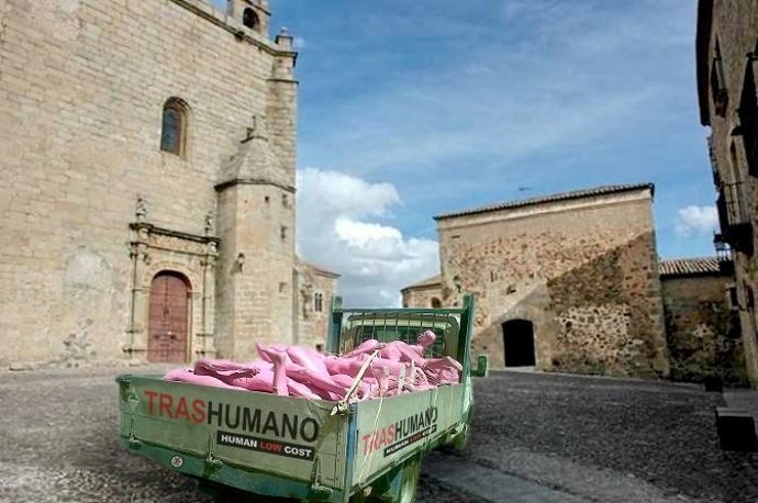 Instalación De La Feria De Arte Forosur_Calle Cáceres
