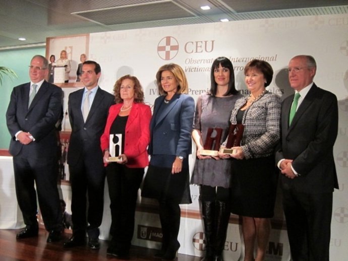 Irene Villa, Ángeles Domínguez y Kathy Murphys con Ana Botella, Salvador Victo