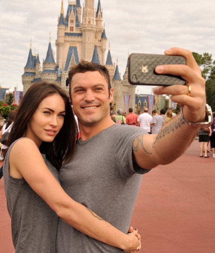 Megan Fox y su marido en Disneyworld