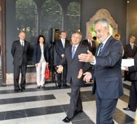 Griñán pide a los embajadores de la UE que tengan en cuenta que "un problema de Andalucía es un problema europeo"