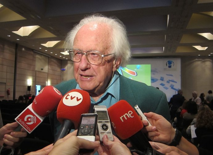 El Mediador Noruego Johan Galtung