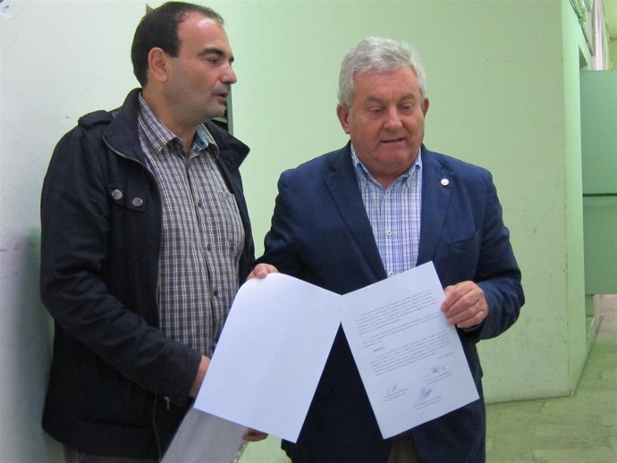 Manuel Ángel Rodríguez (PSOE) Y Emilio Huerta (IU),Entregan Un Recurso En La SOF