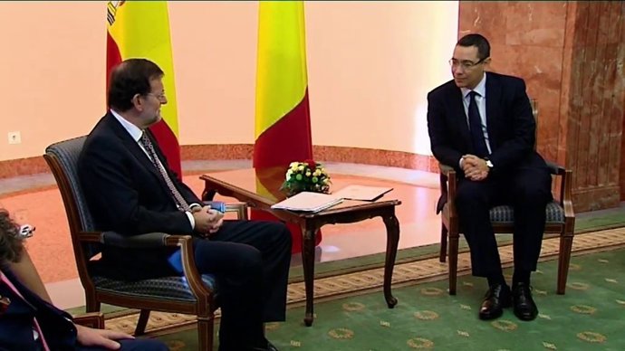 Rajoy con el primer ministro rumano, Victor Ponta.