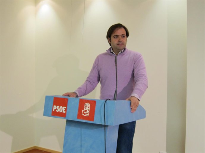 El secretario general del PSOE de León, Tino Rodríguez, analiza los PGC