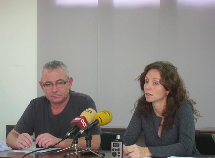Emili Payà Y Laia Climent Presentan Los Premis Octubre