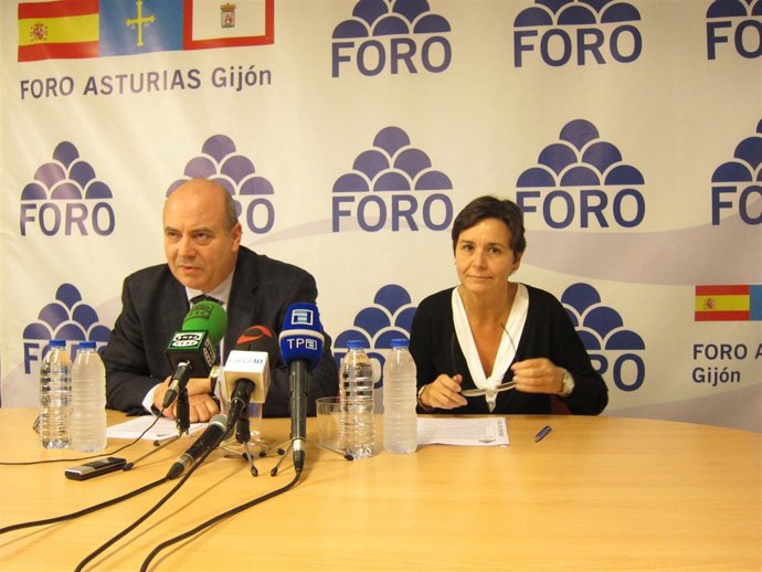 Juan Vega y Carmen Moriyón