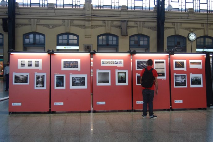 Exposición De Fotografía 'Caminos De Hierro' En La Estación Del Norte