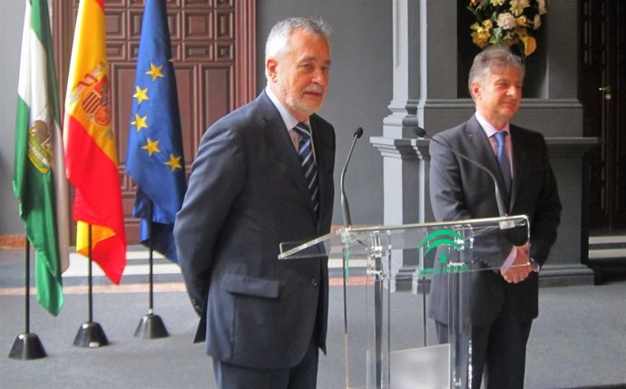 Griñán, junto al embajador de Chipre