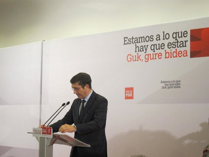 El candidato a la reeleccion por el pse  patxi lopez