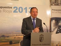 Sanz afirma que "en momentos de crisis, los que han generado esta situación son los que más están en la pancarta"