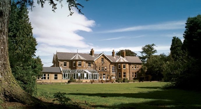 Fachada del nuevo establecimiento de Louvre Hotels en la campiña inglesa
