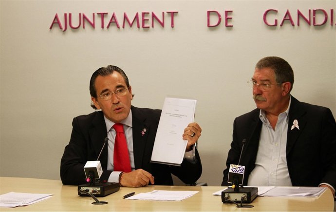 Arturo Torró Anuncia En Rueda De Prensa La Presentación De Una Denuncia