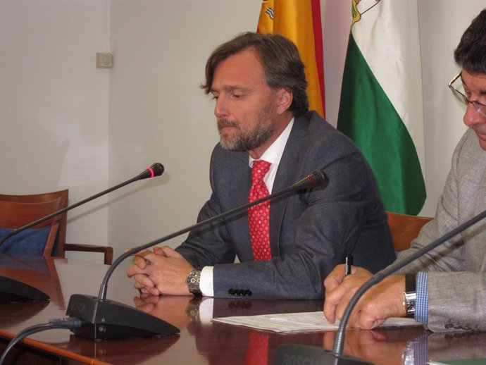 El delegado de la Junta en Huelva, José Fiscal. 