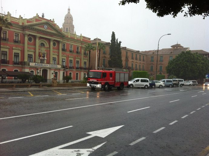 Fuertes lluvias en la capital murciana