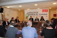 El PSOE-A centra su modelo de estado en un federalismo cooperativo y social basado en la unidad y el respeto a lo plural