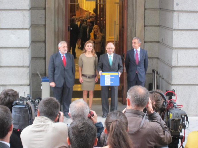 Cristóbal Montoro presenta los Presupuestos de 2013