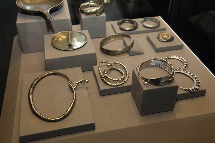 Imagen De Las Piezas Expuestas En La Exposición Del MARQ