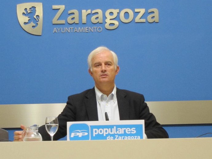 El portavoz del PP en el Ayuntamiento de Zaragoza Eloy Suárez