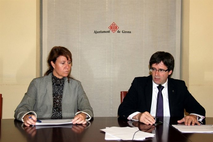 La concejal Marta Madrenas y el alcalde de Girona, Carles Puigdemont