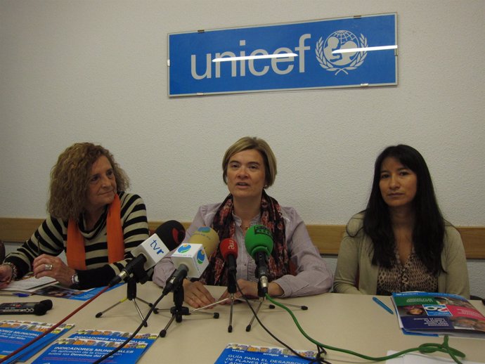 Corres y las responsables de Unicef, en la rueda de prensa