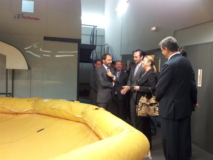 Bauzá visita sede Globalia