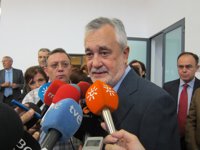 Griñán admite la "pérdida evidente" de votos del PSOE y anuncia más presencia andaluza en el debate nacional