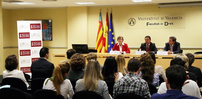 Serafín Castellano En Unas Jornadas En La Facultad De Derecho De La UV