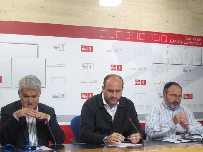 Gil, Martínez Guijarro y Pedrosa en rueda de prensa