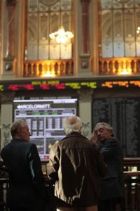 Economía/Finanzas.- El Tesoro se plantea facilitar la compra venta de deuda pública a los pequeños inversores  