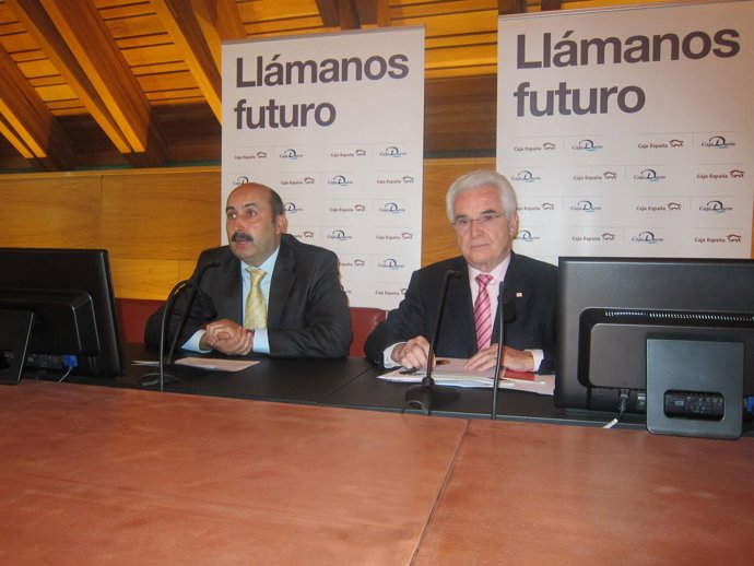 Firma del convenio entre Caja España-Duero y Cruz Roja