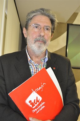 El coordinador general de IU-Aragón, Adolfo Barrena.