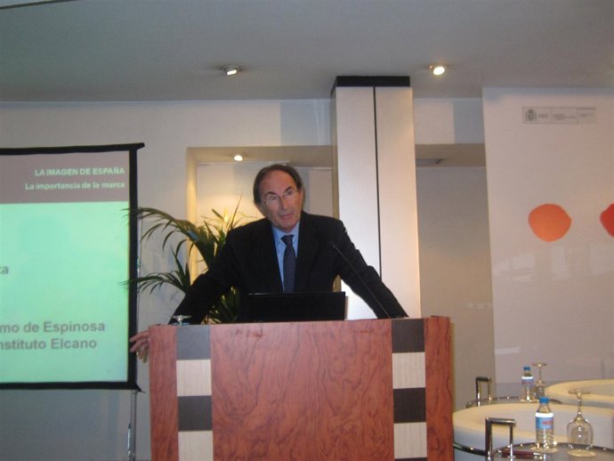 Presidente del Real Instituto Elcano, Emilio Lamo de Espinosa