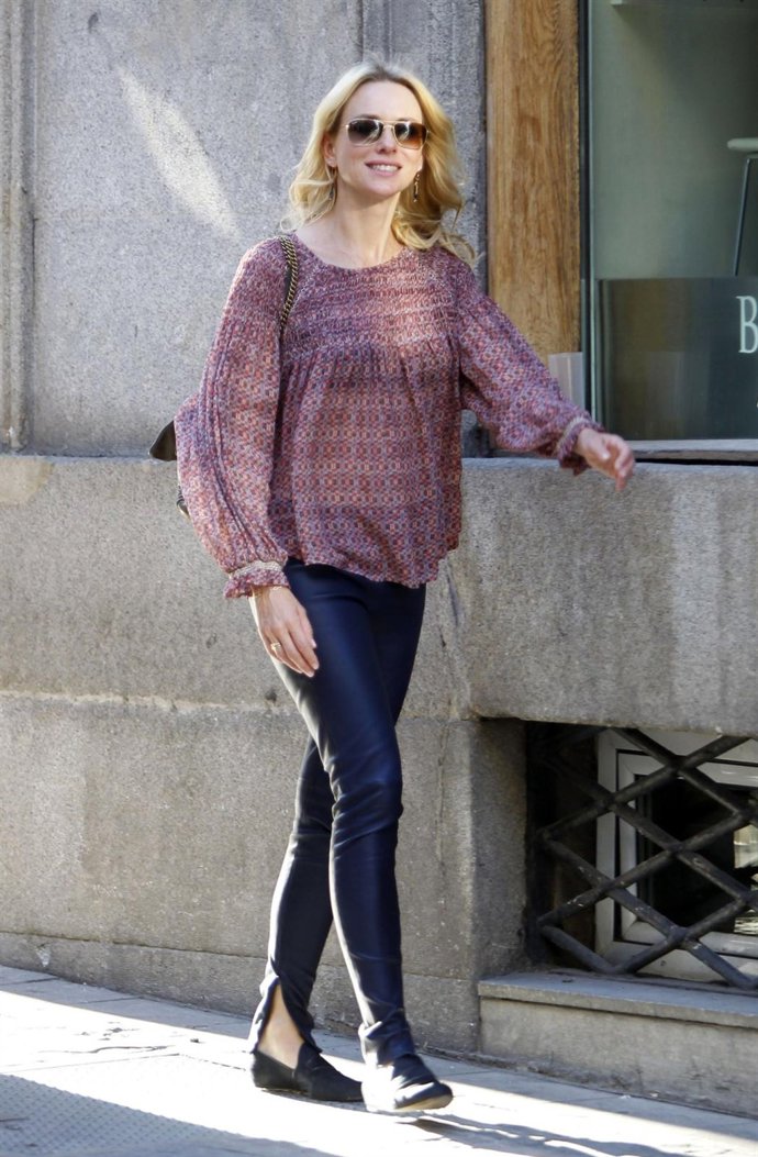 Naomi Watts de compras por Madrid