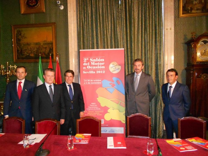 Los directivos del sector, Serrano y Sáenz.