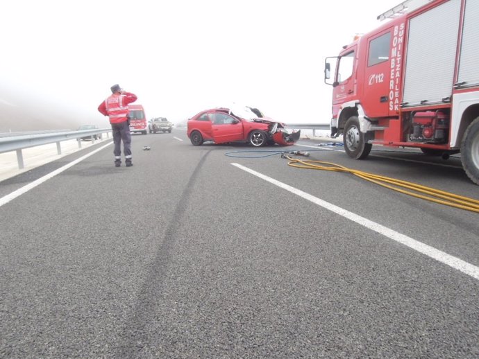 Accidente con tres fallecidos en la Autovía del Pirineo.