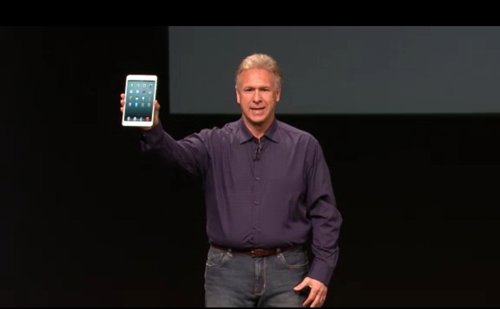 Vicepresidente de marketing de Apple, Phil Schiller con iPad mini