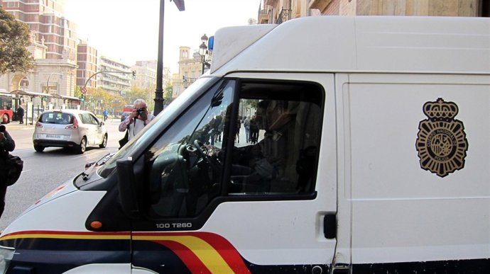 Tauroni Saliendo Del TSJCV