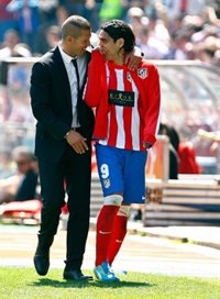 Fútbol.- Simeone: "Falcao no tiene nada que envidiar a nadie y está entre los tres mejores del mundo" 