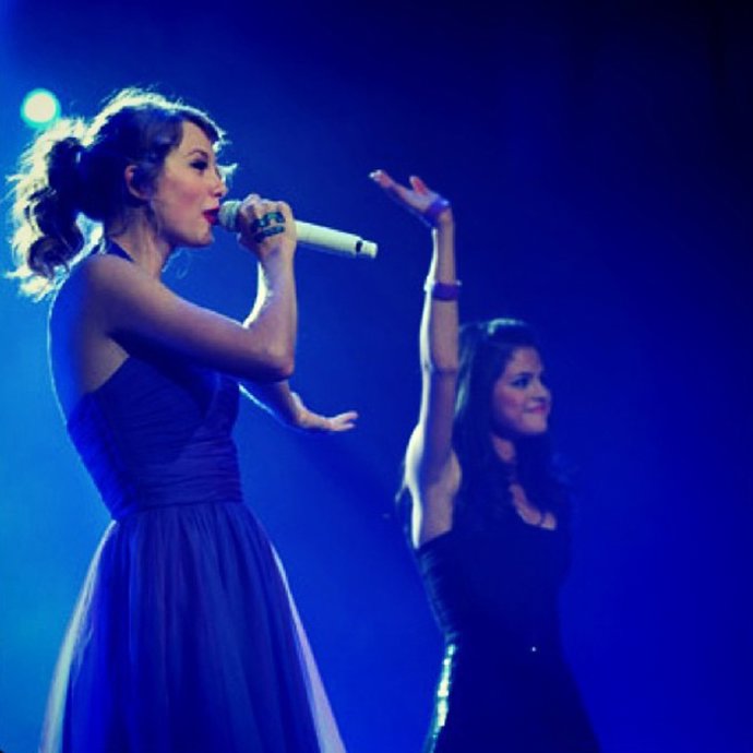 TAYLOR SWIFT Y SELENA GOMEZ