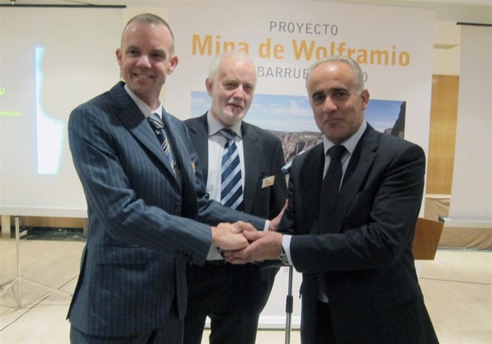 Ortiz (d), Nicol (i) y Donoghue (c)