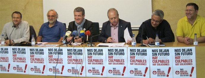 Imagen de los integrantes de la Cumbre Social